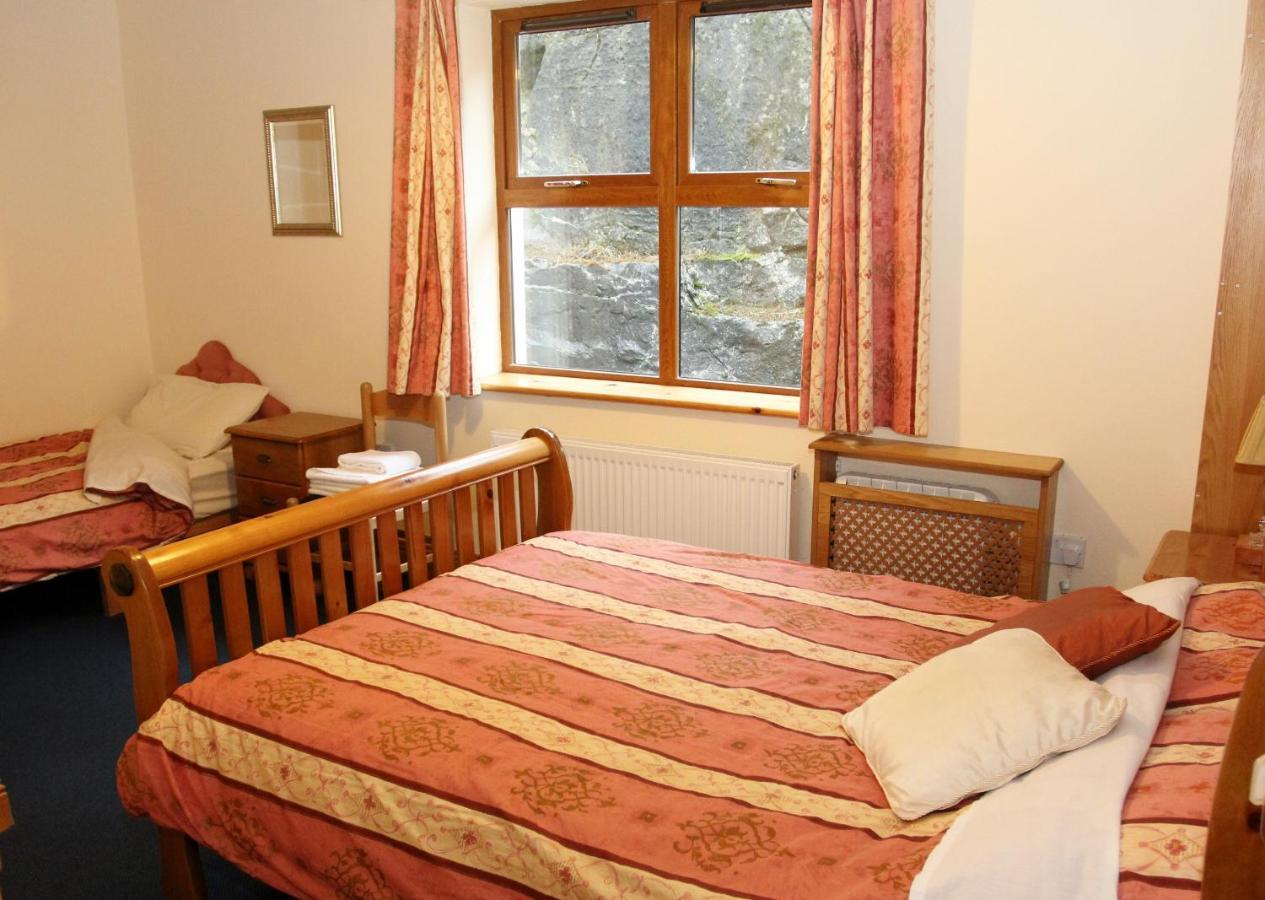 Clare'S Rock Self-Catering Accommodation Carron 外观 照片