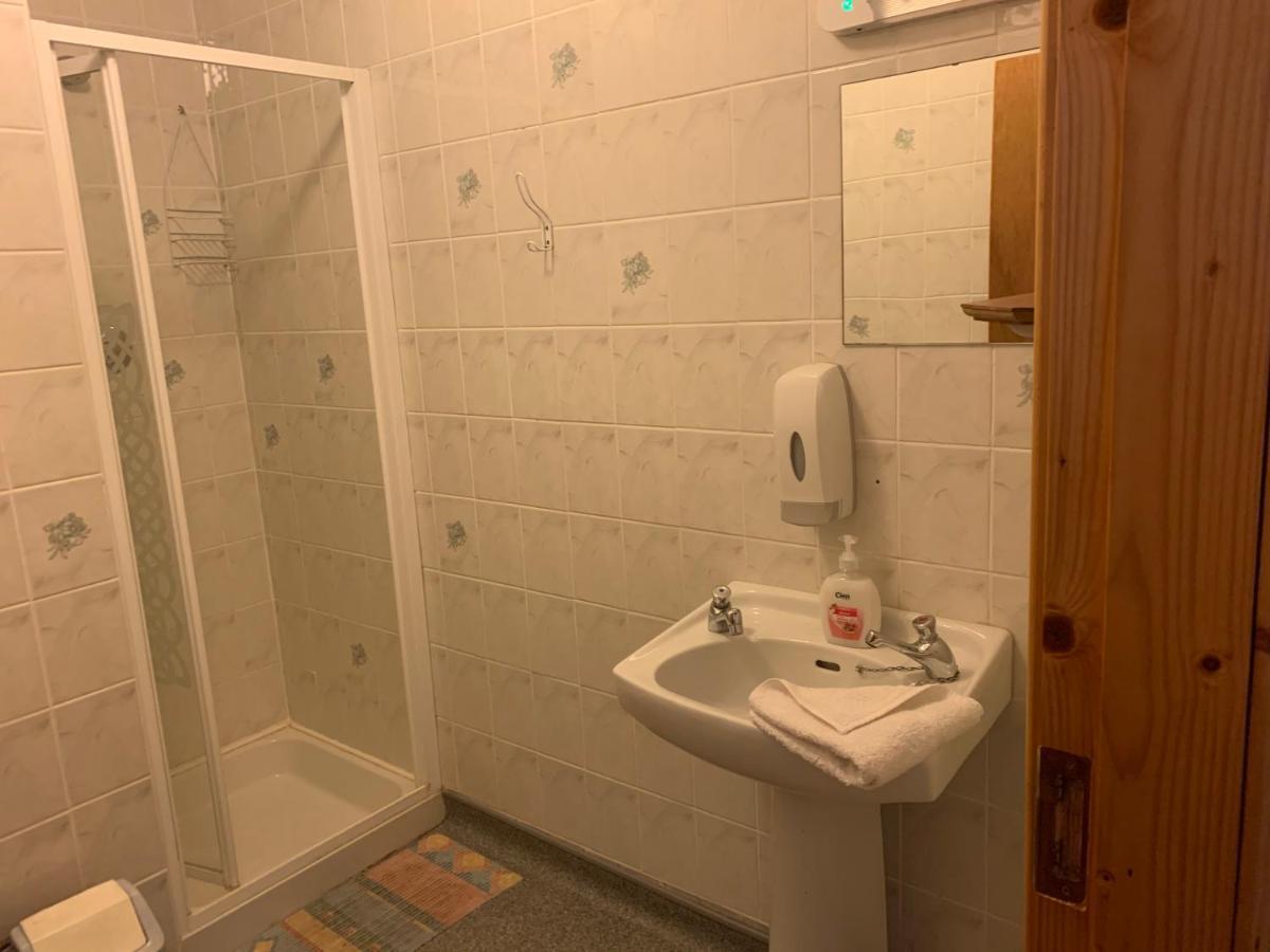 Clare'S Rock Self-Catering Accommodation Carron 外观 照片