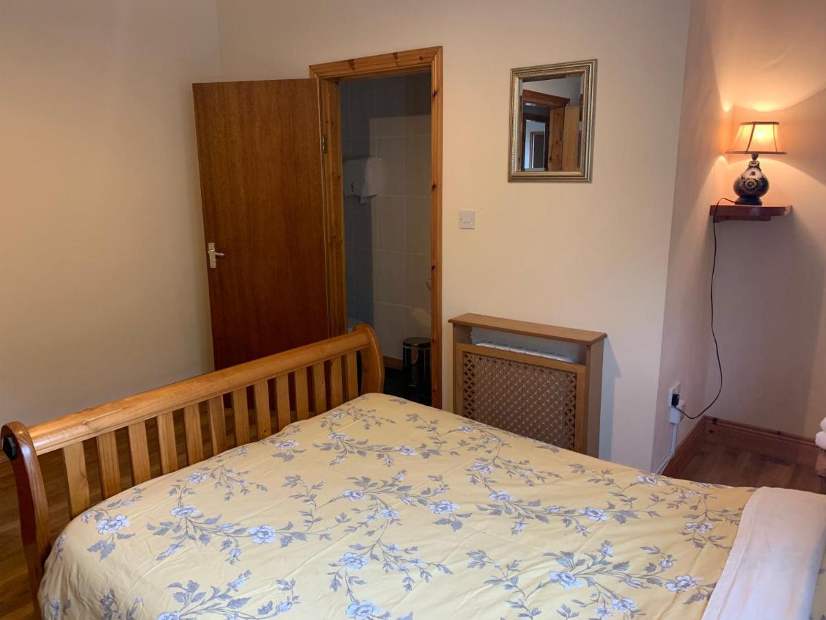 Clare'S Rock Self-Catering Accommodation Carron 外观 照片