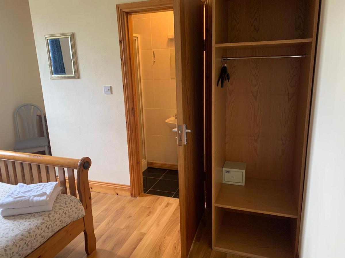 Clare'S Rock Self-Catering Accommodation Carron 外观 照片