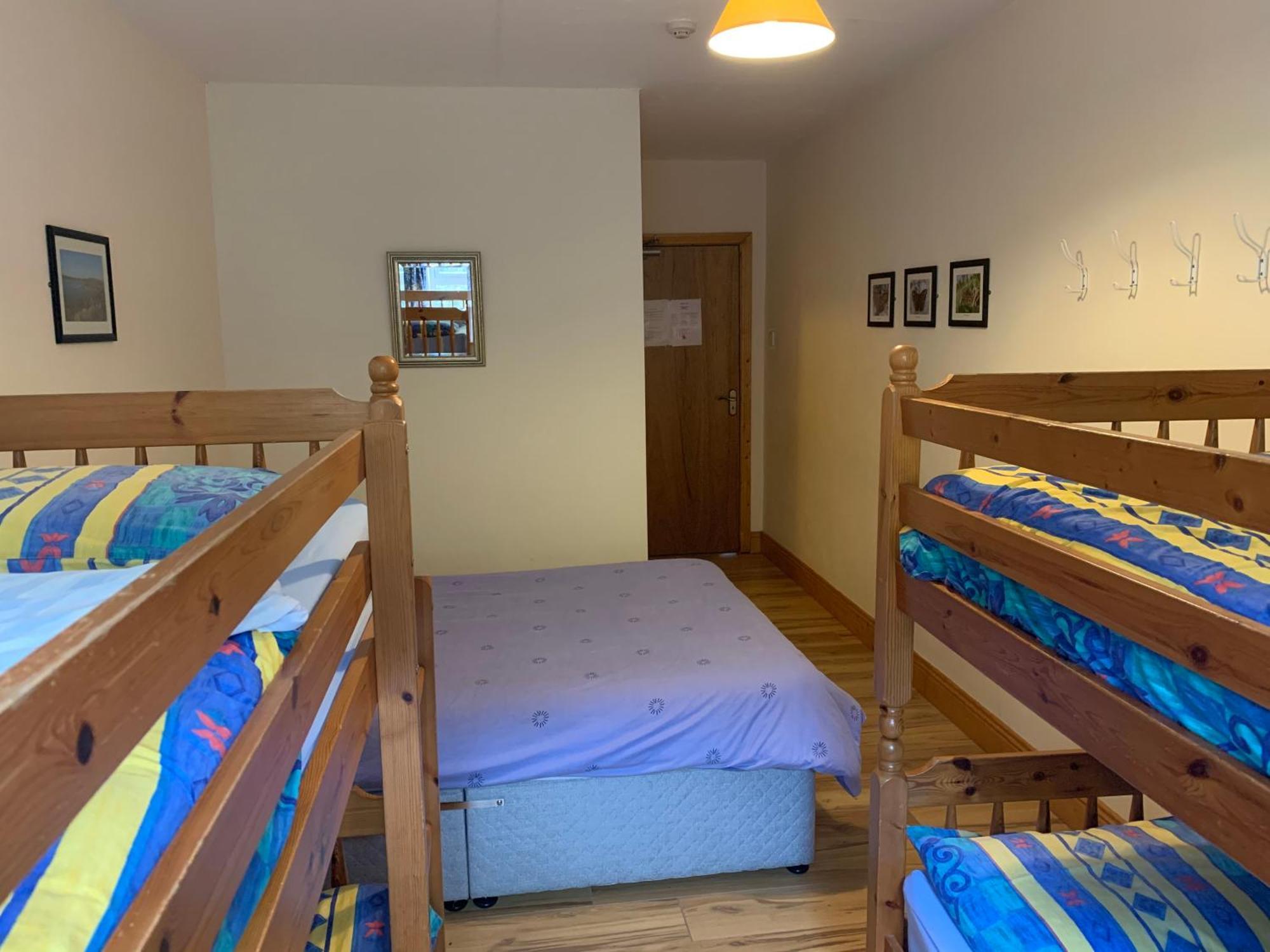 Clare'S Rock Self-Catering Accommodation Carron 外观 照片