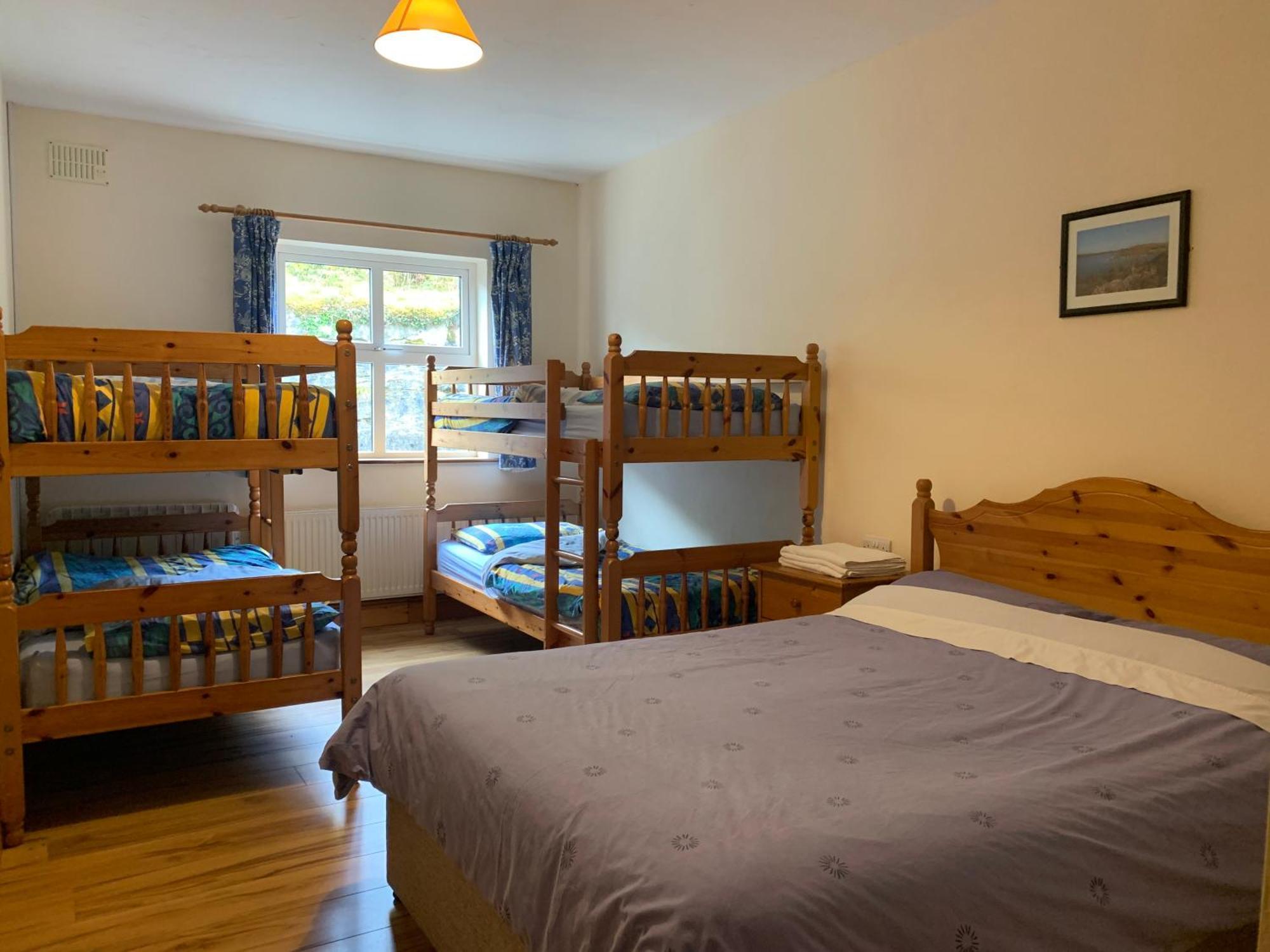 Clare'S Rock Self-Catering Accommodation Carron 外观 照片